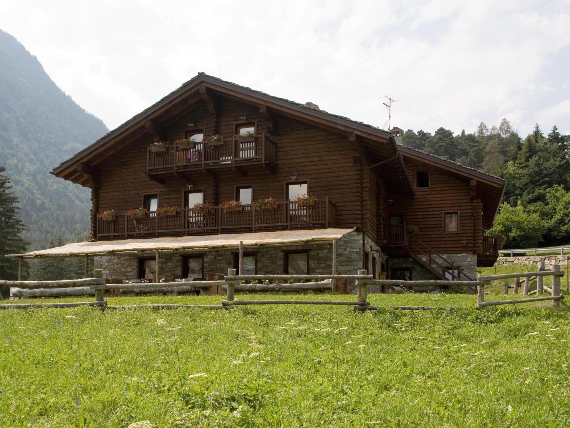 Agriturismo Les Hiboux ブリュソン エクステリア 写真